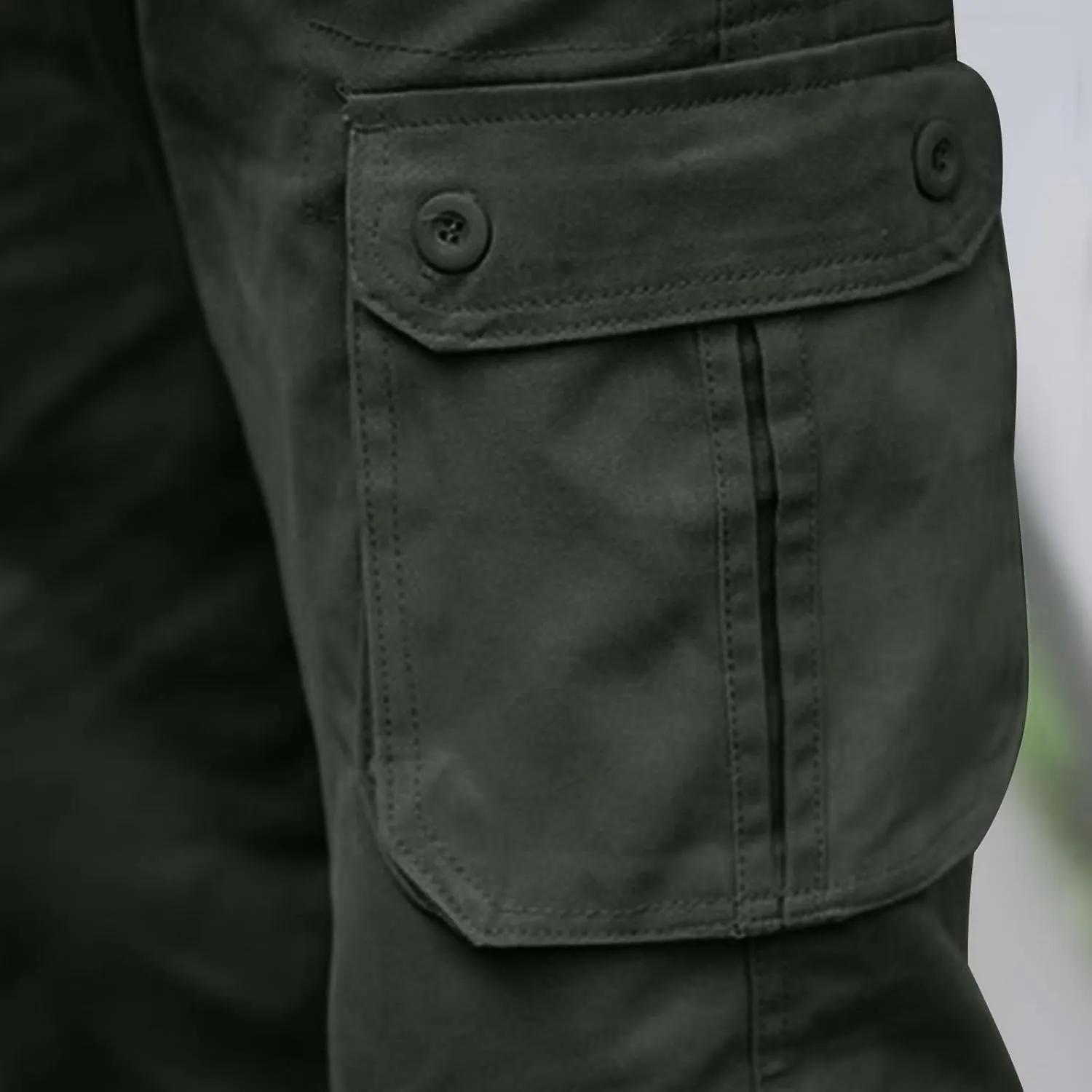 Men's Athletic Gym Cargo Shorts Plus Size Solid Outdoor Wear Resistance Short with Multiple Pockets Knee Length Short